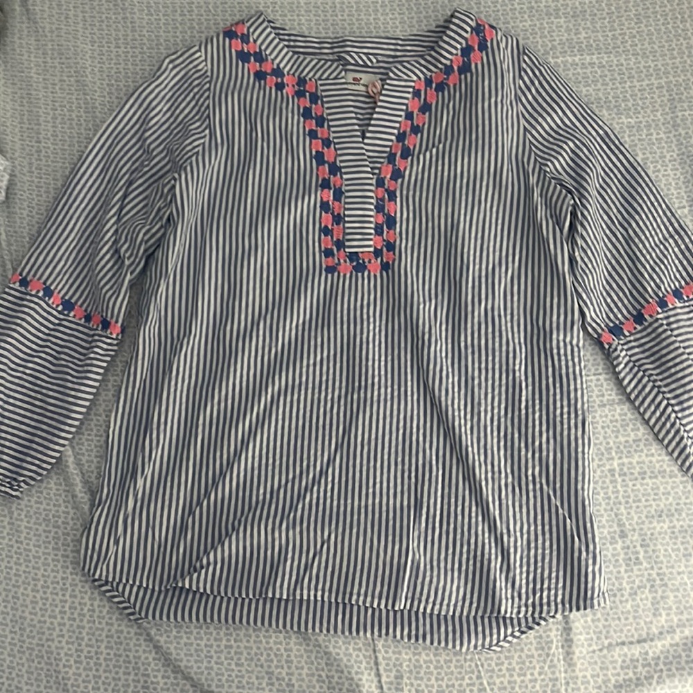 Vineyard vines top